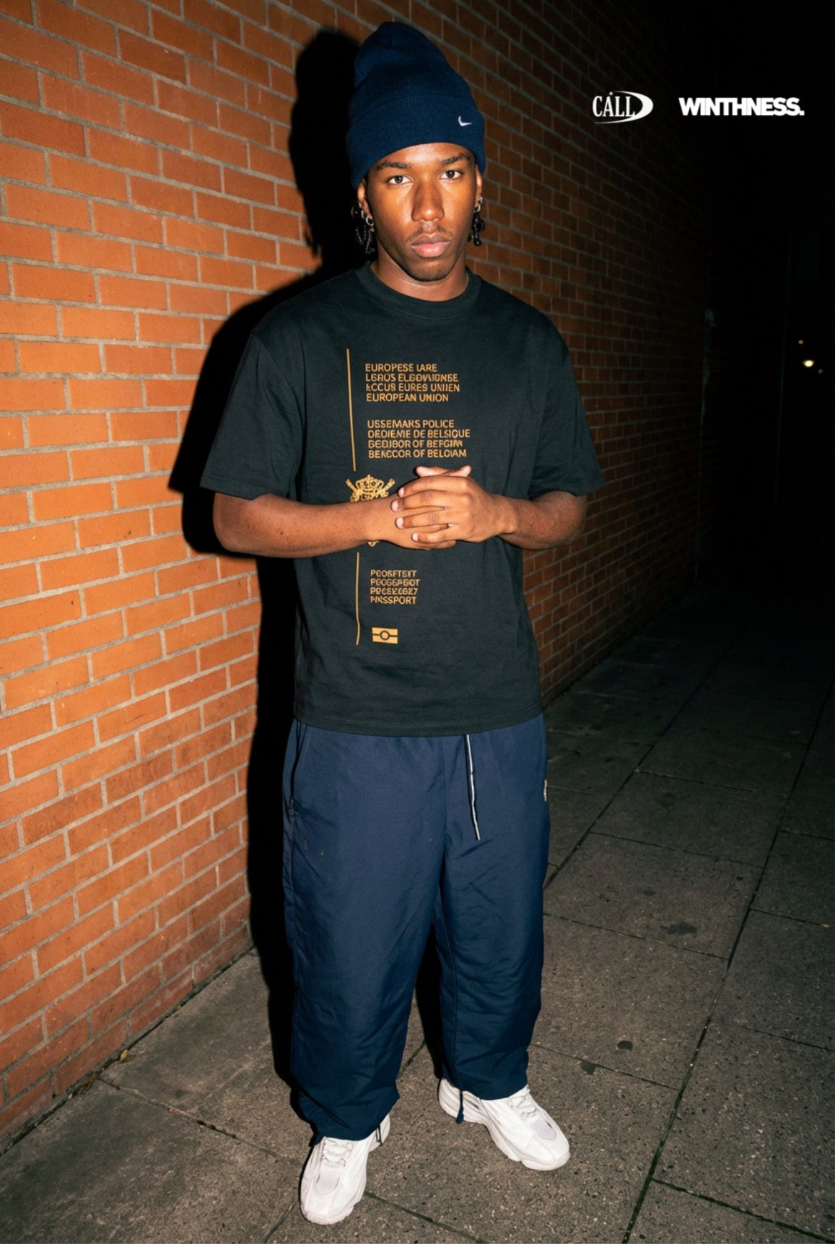 PASSPORT BOXY TEE - PRETA